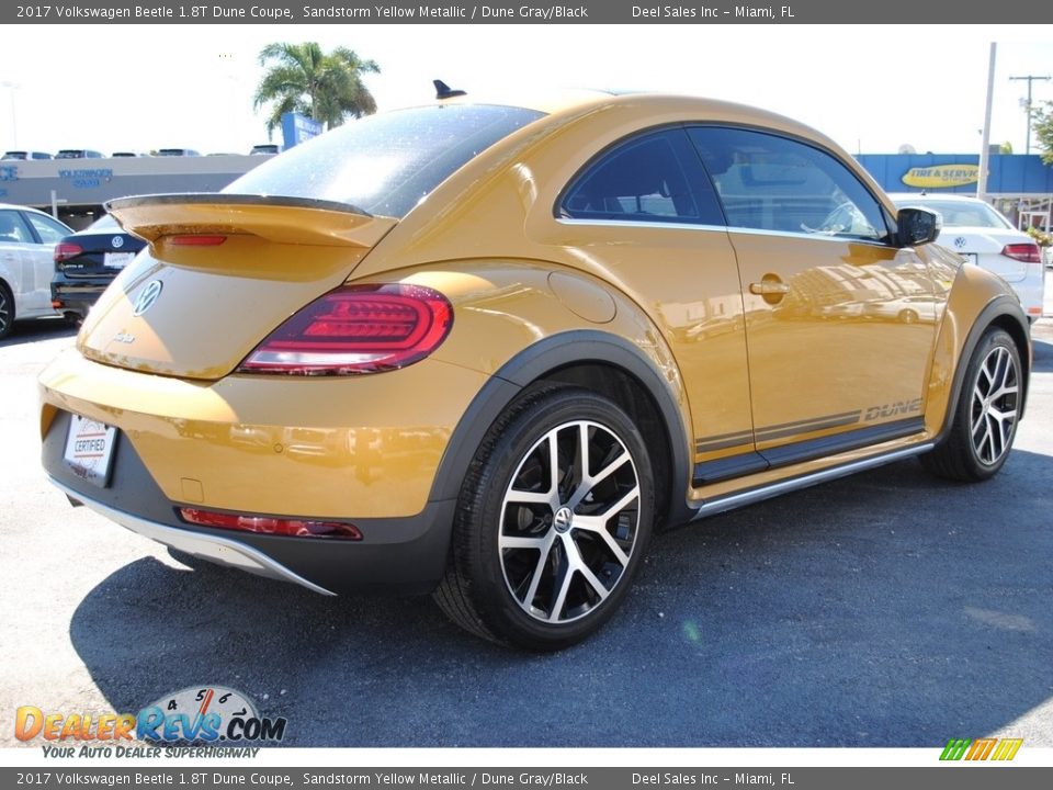 2017 Volkswagen Beetle 1.8T Dune Coupe Sandstorm Yellow Metallic / Dune Gray/Black Photo #10