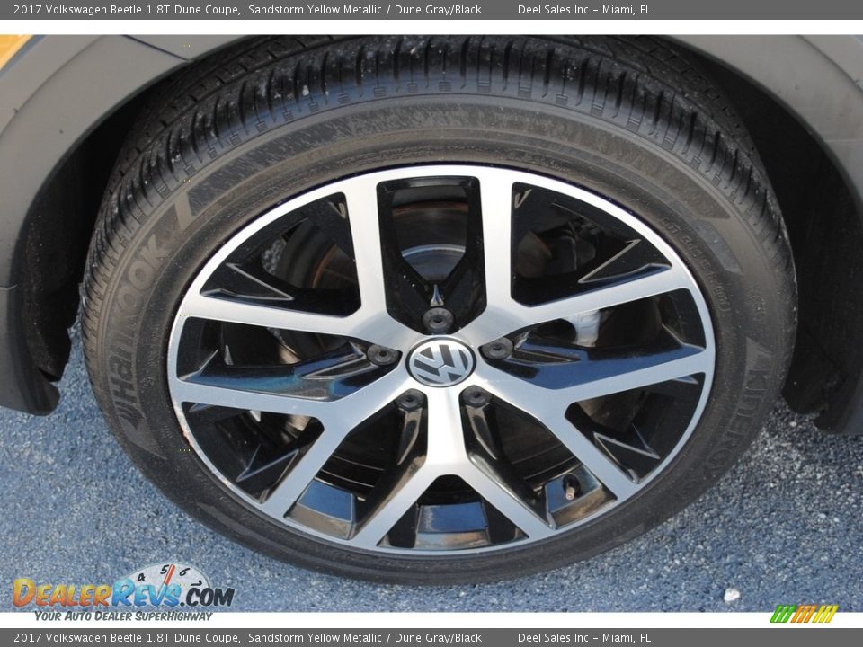 2017 Volkswagen Beetle 1.8T Dune Coupe Wheel Photo #11