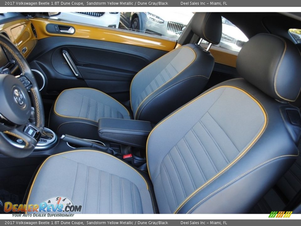 Front Seat of 2017 Volkswagen Beetle 1.8T Dune Coupe Photo #13