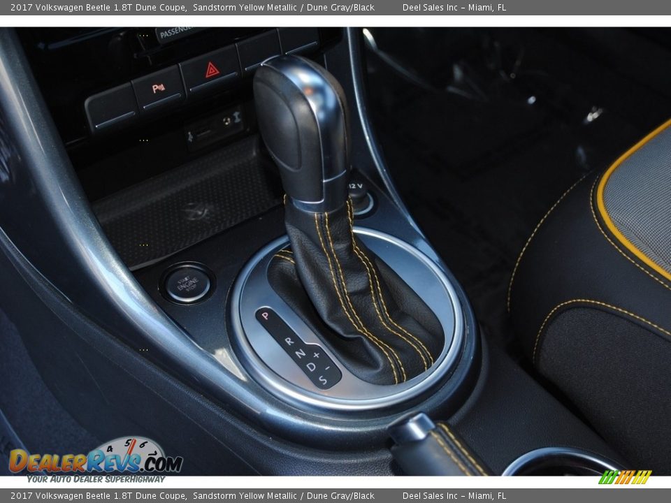 2017 Volkswagen Beetle 1.8T Dune Coupe Shifter Photo #16