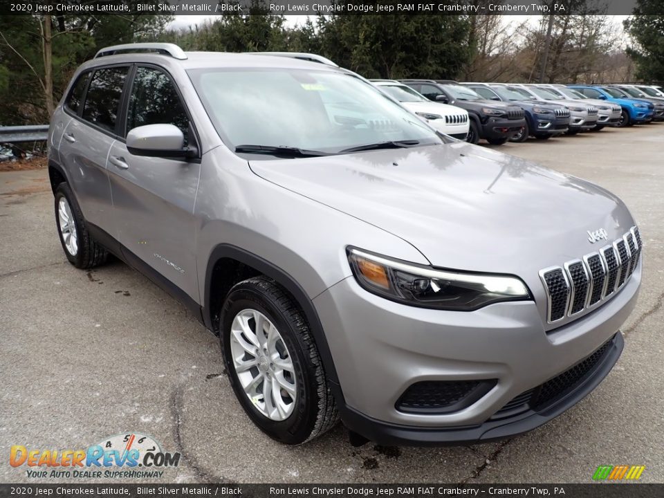 Front 3/4 View of 2020 Jeep Cherokee Latitude Photo #7