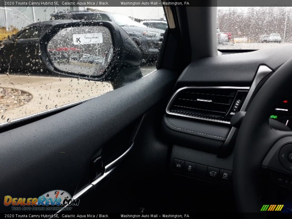 2020 Toyota Camry Hybrid SE Galactic Aqua Mica / Black Photo #7