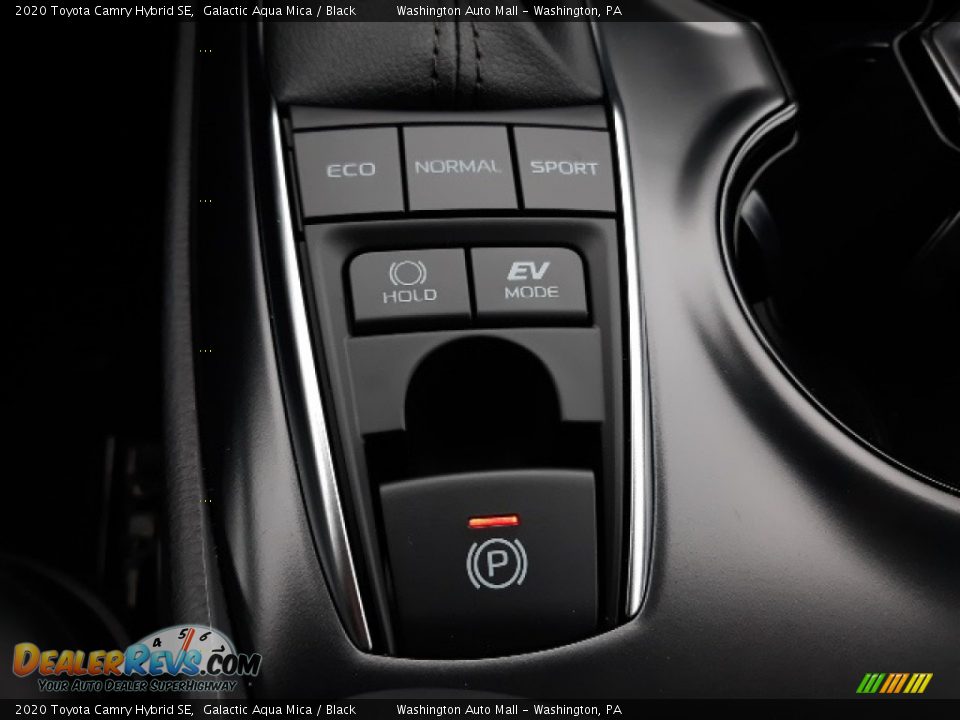 2020 Toyota Camry Hybrid SE Galactic Aqua Mica / Black Photo #16
