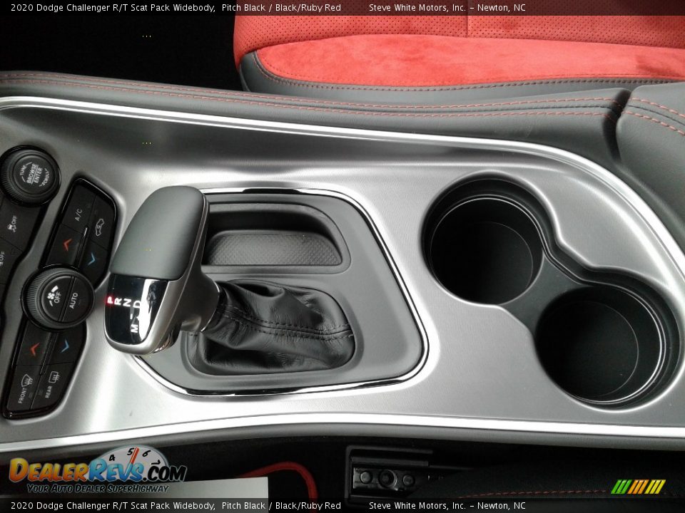 2020 Dodge Challenger R/T Scat Pack Widebody Shifter Photo #24