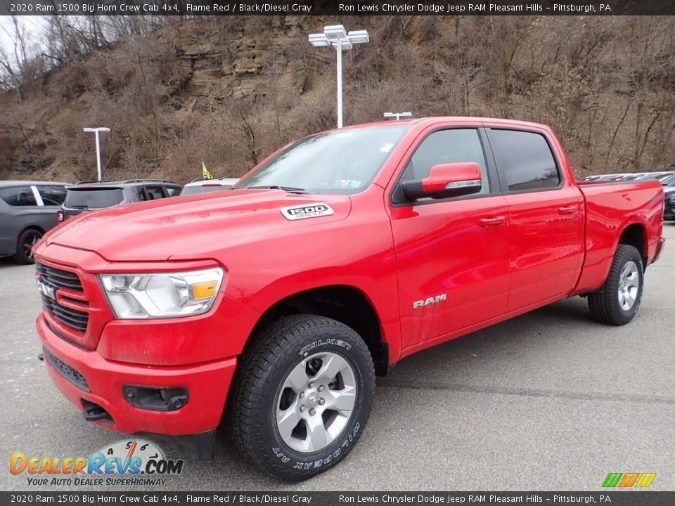 Front 3/4 View of 2020 Ram 1500 Big Horn Crew Cab 4x4 Photo #1