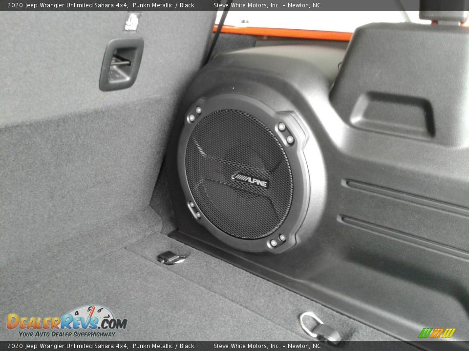 2020 Jeep Wrangler Unlimited Sahara 4x4 Punkn Metallic / Black Photo #15