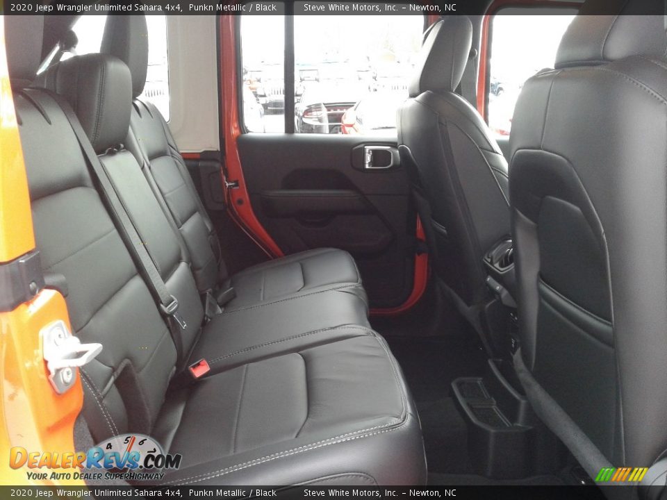 2020 Jeep Wrangler Unlimited Sahara 4x4 Punkn Metallic / Black Photo #16