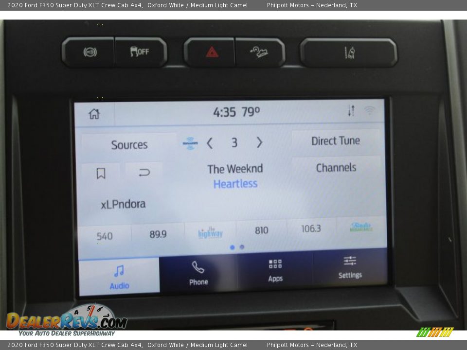 2020 Ford F350 Super Duty XLT Crew Cab 4x4 Oxford White / Medium Light Camel Photo #16