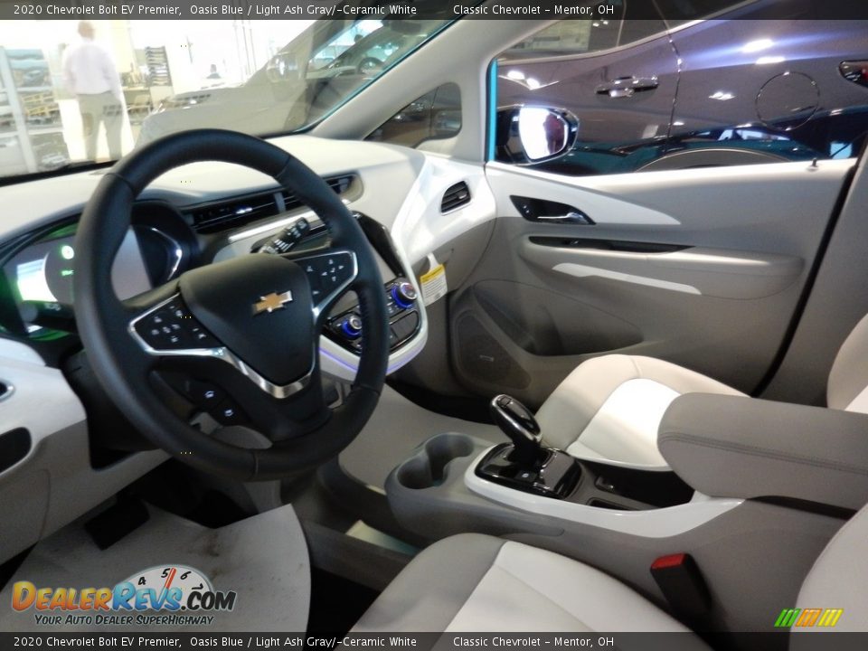 Light Ash Gray/­Ceramic White Interior - 2020 Chevrolet Bolt EV Premier Photo #6