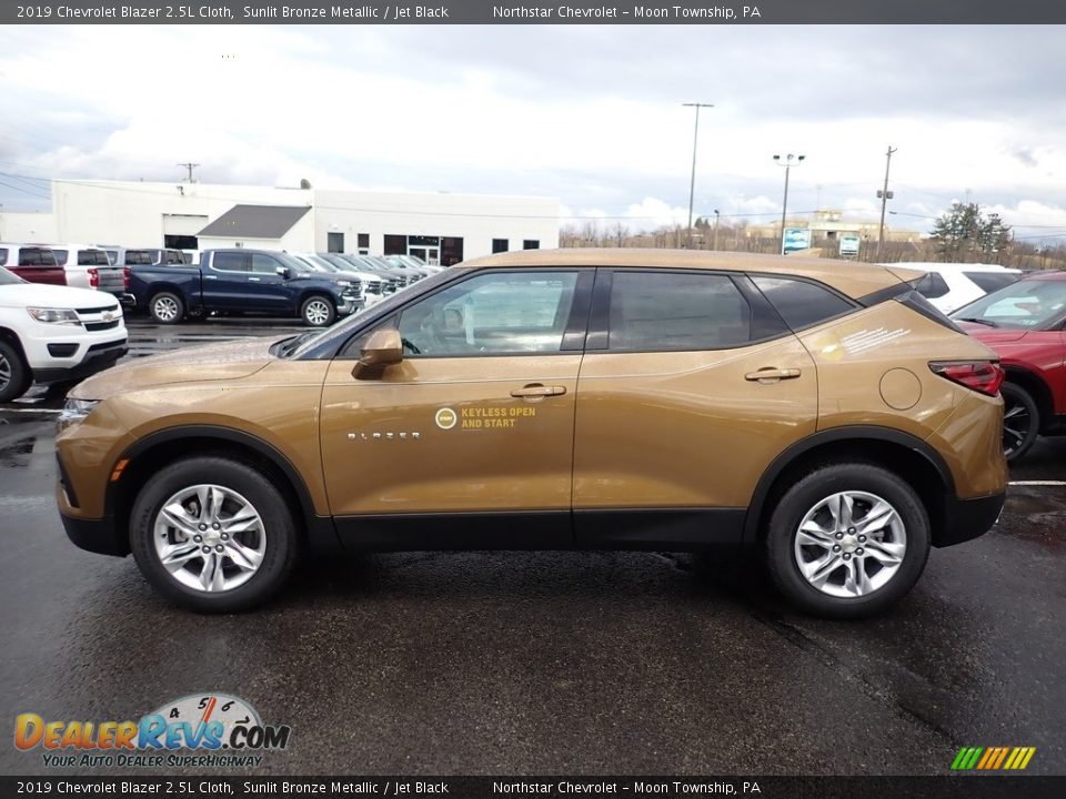 Sunlit Bronze Metallic 2019 Chevrolet Blazer 2.5L Cloth Photo #2