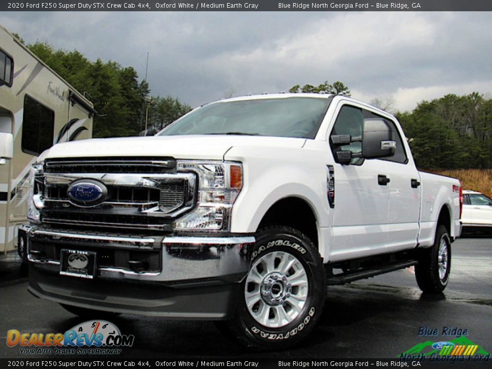 2020 Ford F250 Super Duty STX Crew Cab 4x4 Oxford White / Medium Earth Gray Photo #1