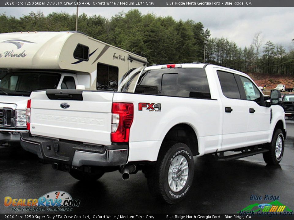2020 Ford F250 Super Duty STX Crew Cab 4x4 Oxford White / Medium Earth Gray Photo #5