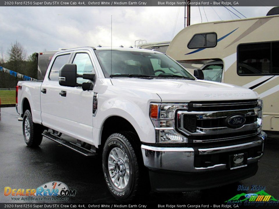 2020 Ford F250 Super Duty STX Crew Cab 4x4 Oxford White / Medium Earth Gray Photo #7