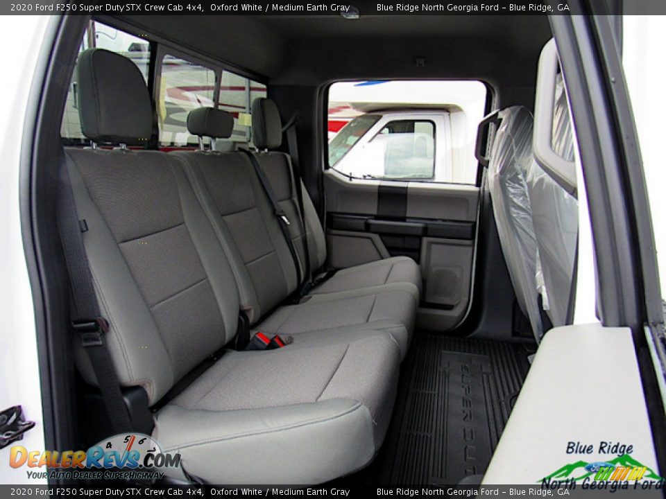 2020 Ford F250 Super Duty STX Crew Cab 4x4 Oxford White / Medium Earth Gray Photo #12