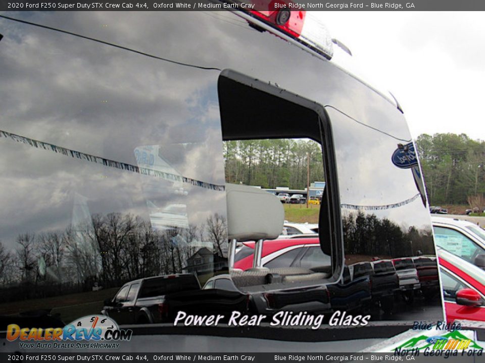 2020 Ford F250 Super Duty STX Crew Cab 4x4 Oxford White / Medium Earth Gray Photo #28