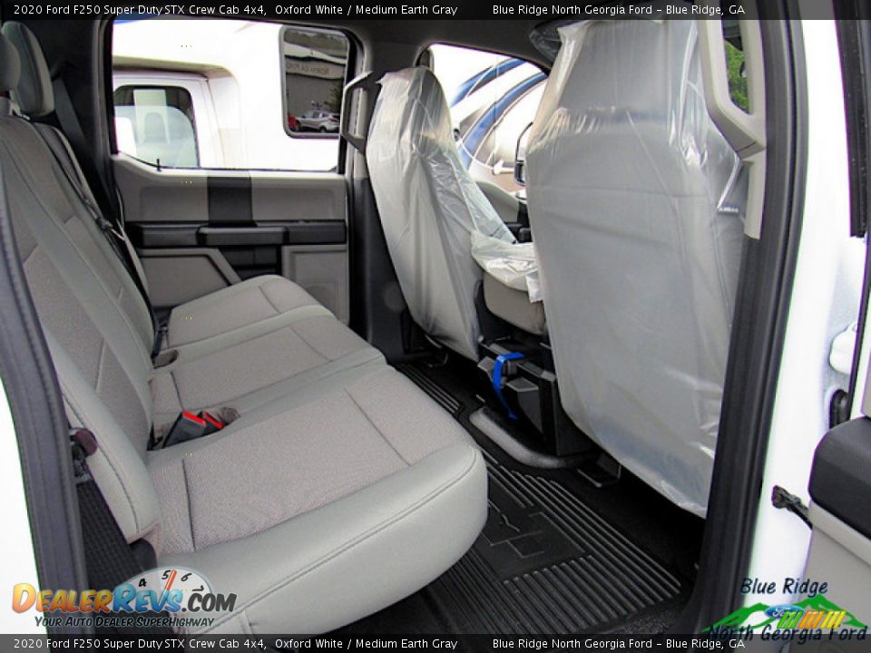 2020 Ford F250 Super Duty STX Crew Cab 4x4 Oxford White / Medium Earth Gray Photo #32