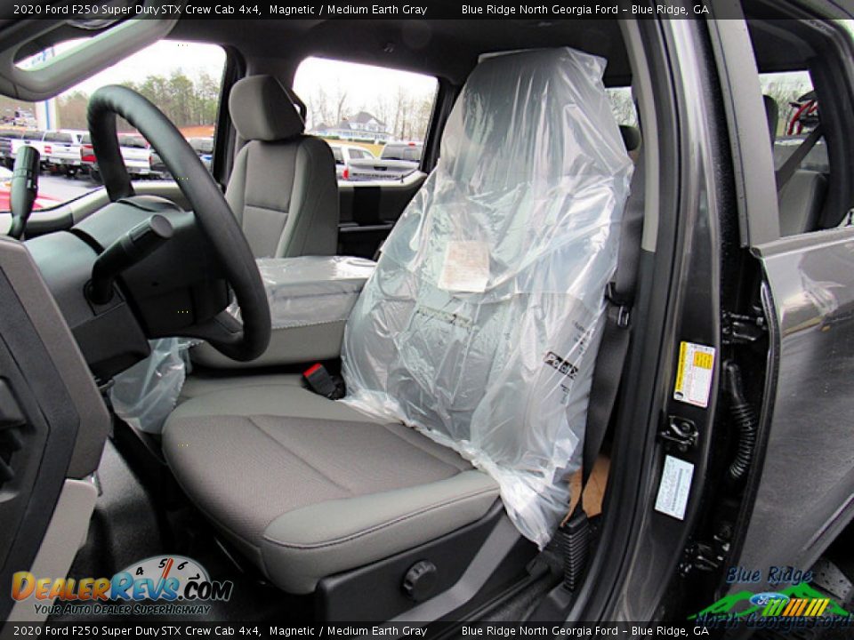 2020 Ford F250 Super Duty STX Crew Cab 4x4 Magnetic / Medium Earth Gray Photo #10