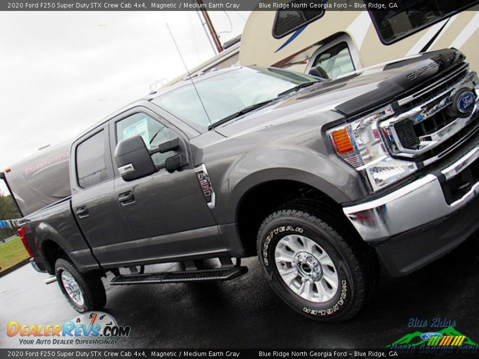 2020 Ford F250 Super Duty STX Crew Cab 4x4 Magnetic / Medium Earth Gray Photo #34