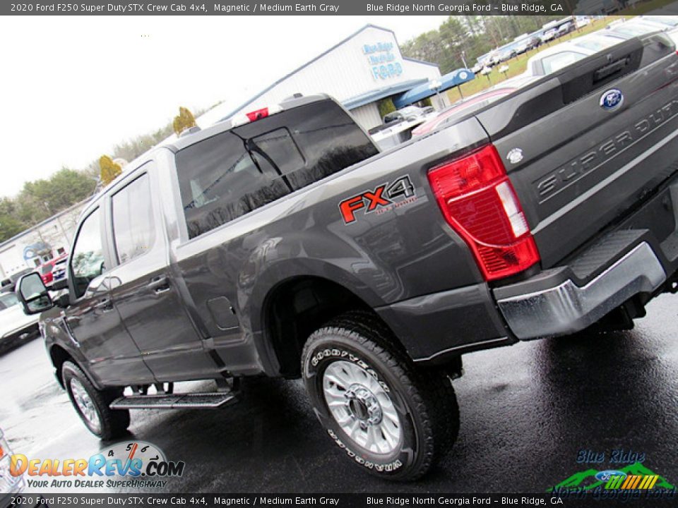 2020 Ford F250 Super Duty STX Crew Cab 4x4 Magnetic / Medium Earth Gray Photo #36