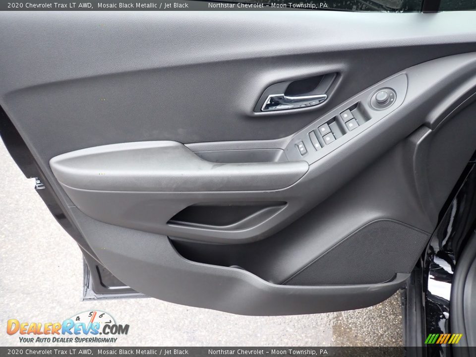 Door Panel of 2020 Chevrolet Trax LT AWD Photo #13