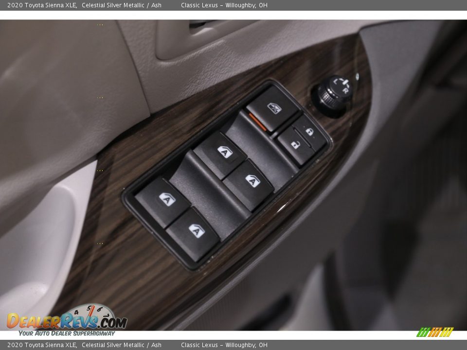 2020 Toyota Sienna XLE Celestial Silver Metallic / Ash Photo #5