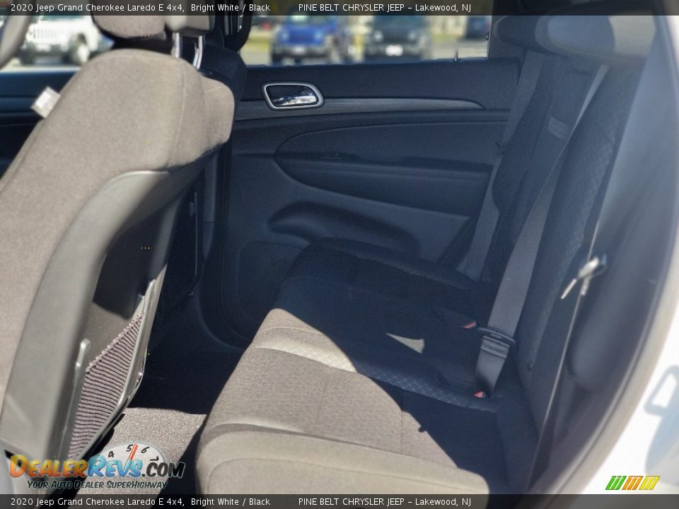 2020 Jeep Grand Cherokee Laredo E 4x4 Bright White / Black Photo #9