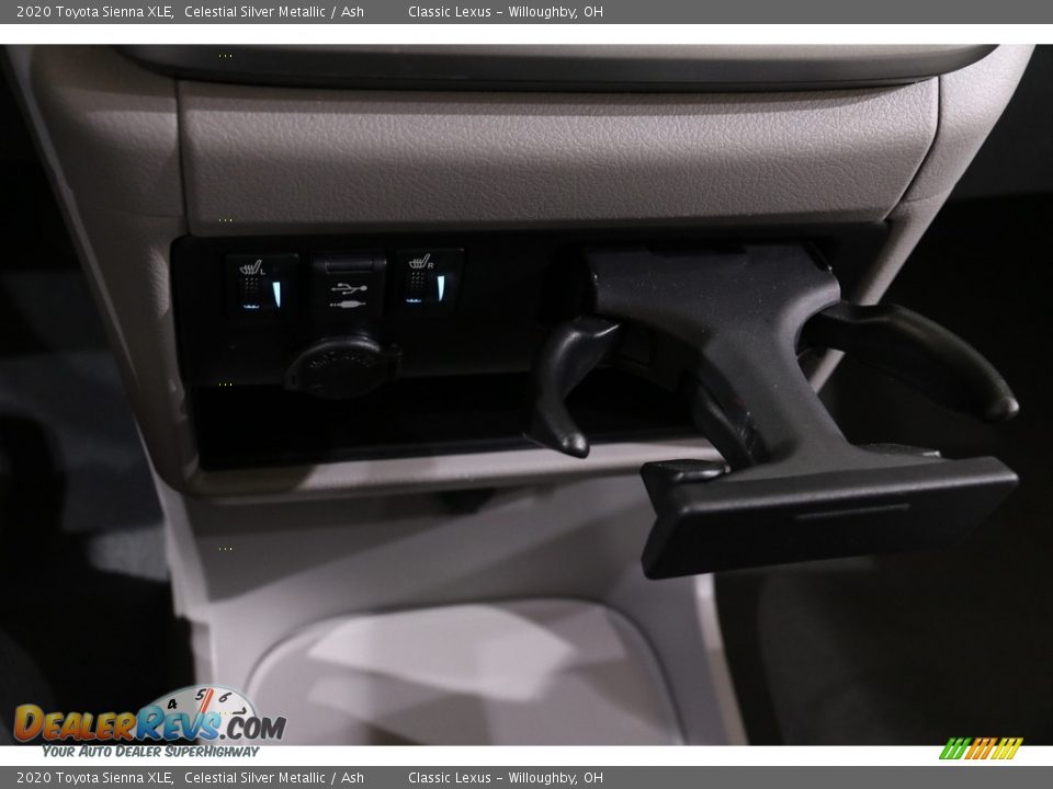 2020 Toyota Sienna XLE Celestial Silver Metallic / Ash Photo #19