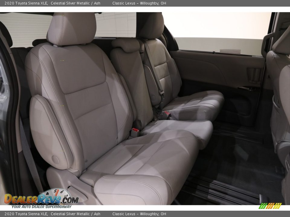 2020 Toyota Sienna XLE Celestial Silver Metallic / Ash Photo #21
