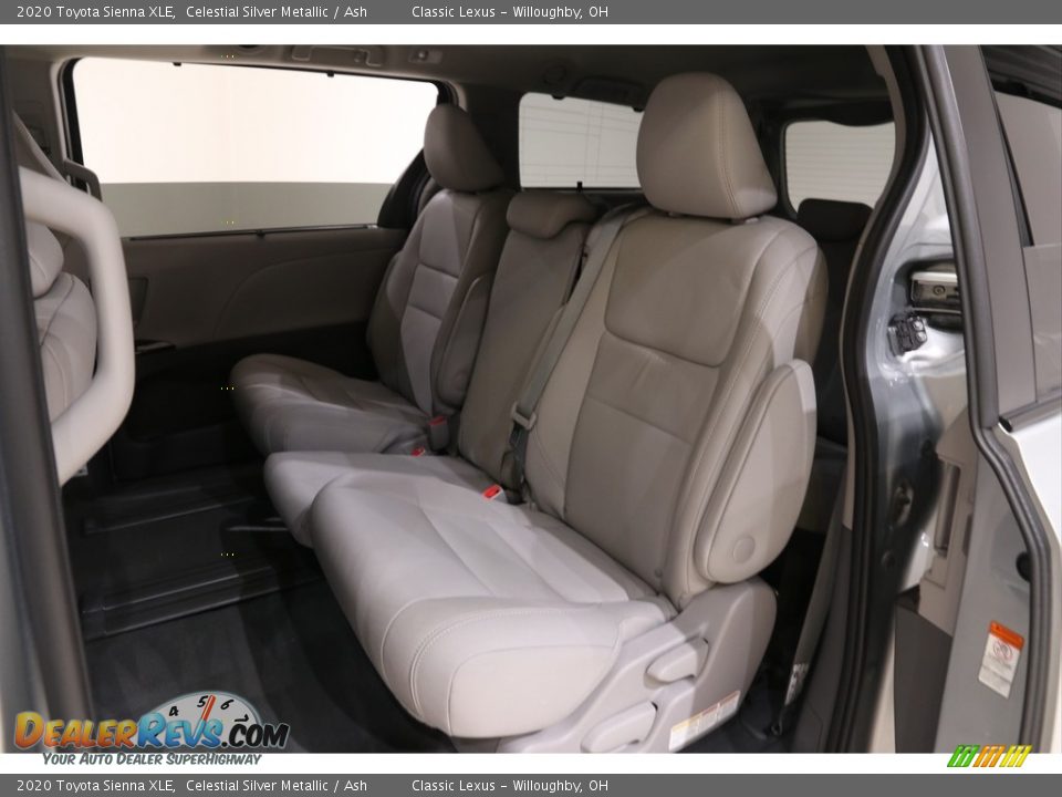 2020 Toyota Sienna XLE Celestial Silver Metallic / Ash Photo #22