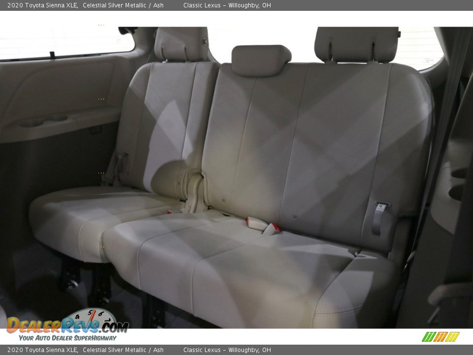 2020 Toyota Sienna XLE Celestial Silver Metallic / Ash Photo #23