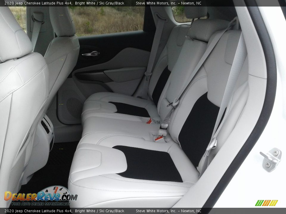 2020 Jeep Cherokee Latitude Plus 4x4 Bright White / Ski Gray/Black Photo #13