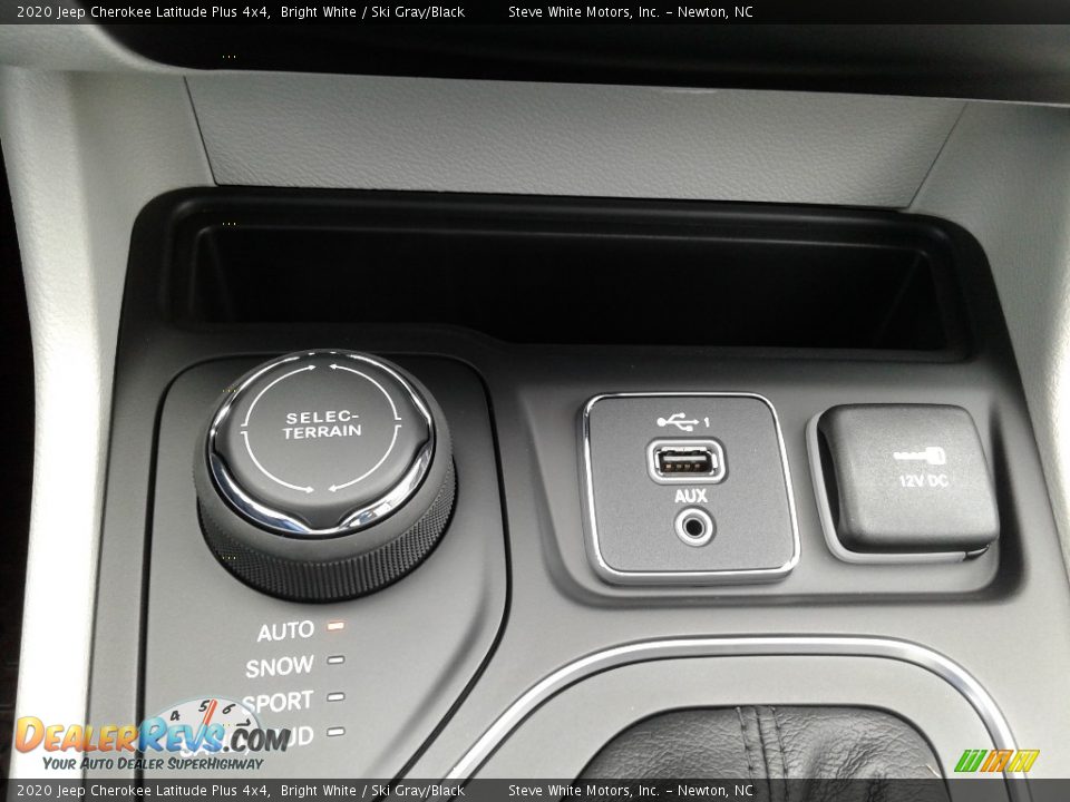 2020 Jeep Cherokee Latitude Plus 4x4 Bright White / Ski Gray/Black Photo #27