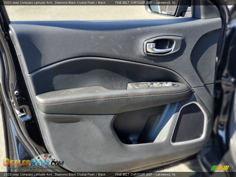 2020 Jeep Compass Latitude 4x4 Diamond Black Crystal Pearl / Black Photo #11
