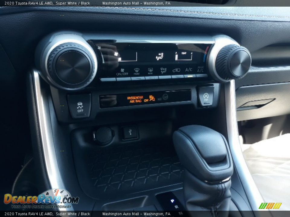 2020 Toyota RAV4 LE AWD Super White / Black Photo #13