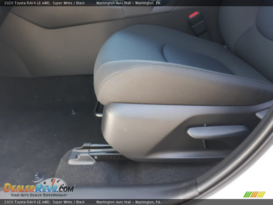 2020 Toyota RAV4 LE AWD Super White / Black Photo #22