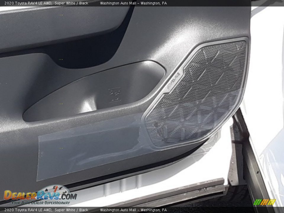 2020 Toyota RAV4 LE AWD Super White / Black Photo #24