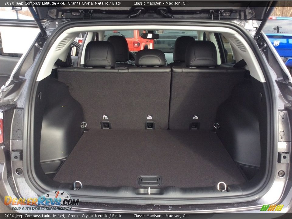2020 Jeep Compass Latitude 4x4 Granite Crystal Metallic / Black Photo #18