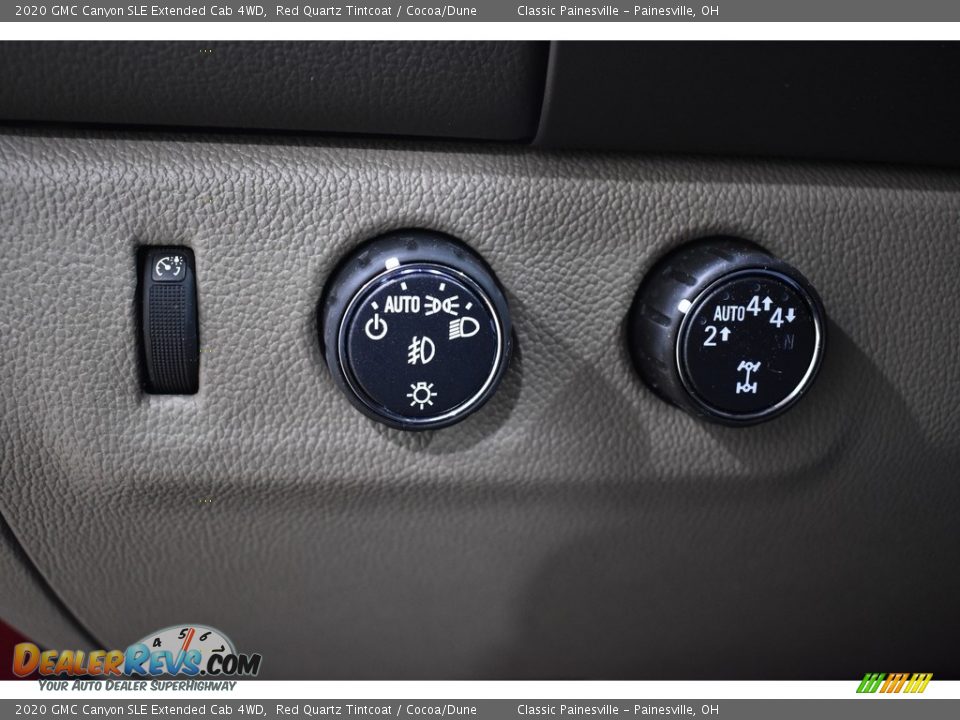 Controls of 2020 GMC Canyon SLE Extended Cab 4WD Photo #7