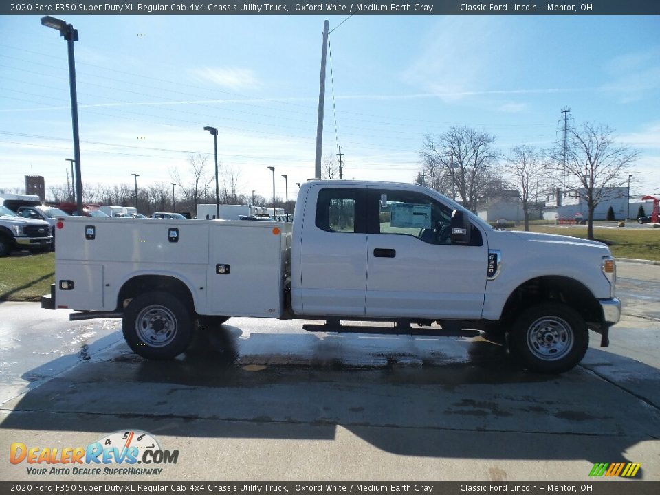 2020 Ford F350 Super Duty XL Regular Cab 4x4 Chassis Utility Truck Oxford White / Medium Earth Gray Photo #1