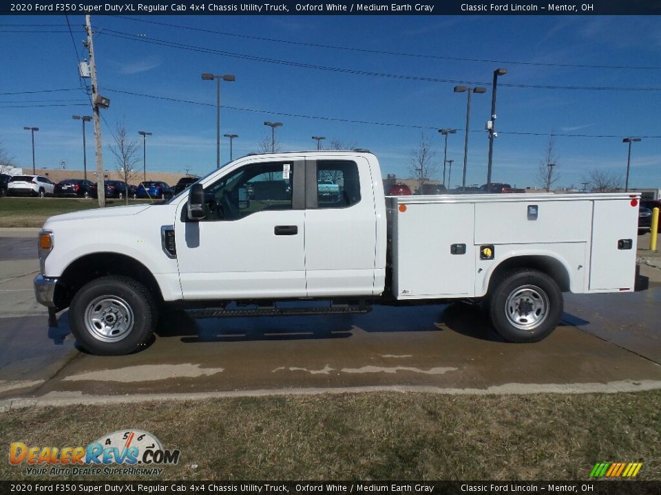 2020 Ford F350 Super Duty XL Regular Cab 4x4 Chassis Utility Truck Oxford White / Medium Earth Gray Photo #5