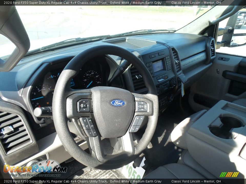 2020 Ford F350 Super Duty XL Regular Cab 4x4 Chassis Utility Truck Oxford White / Medium Earth Gray Photo #10