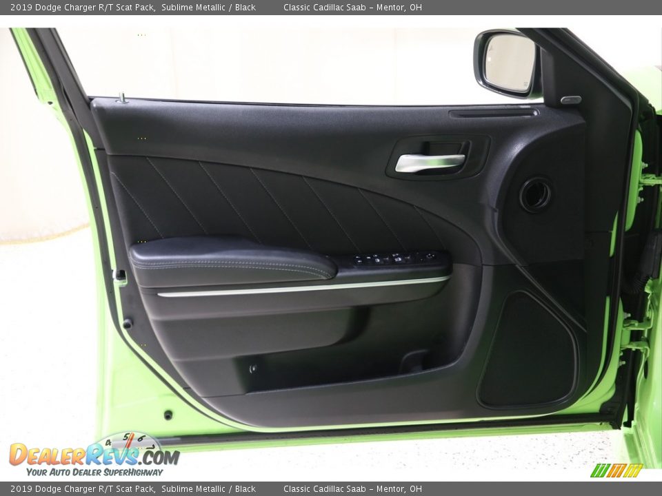 Door Panel of 2019 Dodge Charger R/T Scat Pack Photo #5