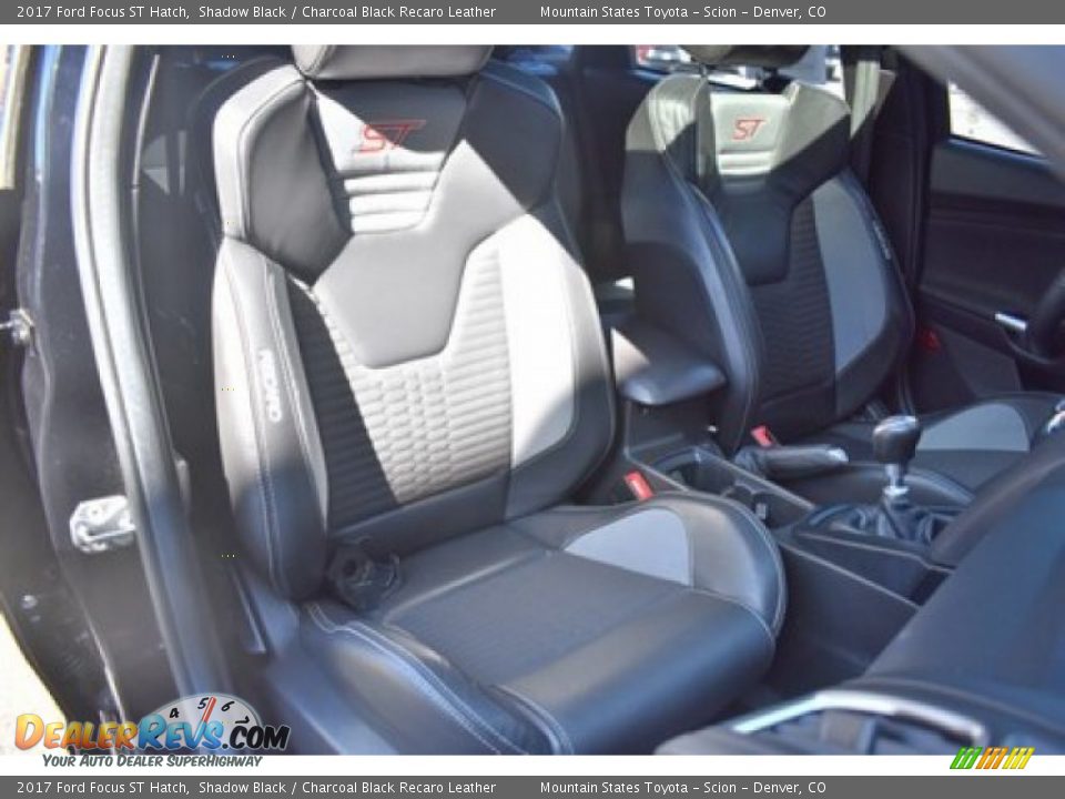 2017 Ford Focus ST Hatch Shadow Black / Charcoal Black Recaro Leather Photo #18