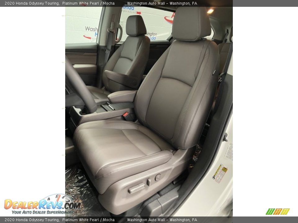 2020 Honda Odyssey Touring Platinum White Pearl / Mocha Photo #14