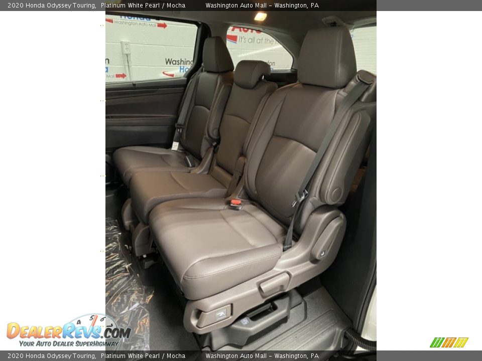 2020 Honda Odyssey Touring Platinum White Pearl / Mocha Photo #16