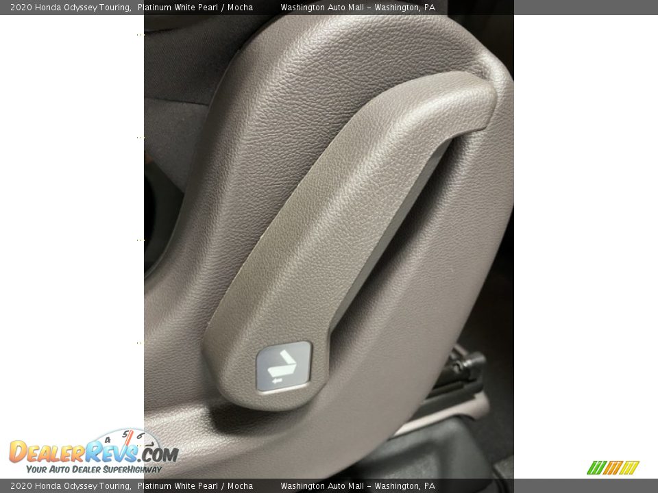 2020 Honda Odyssey Touring Platinum White Pearl / Mocha Photo #21