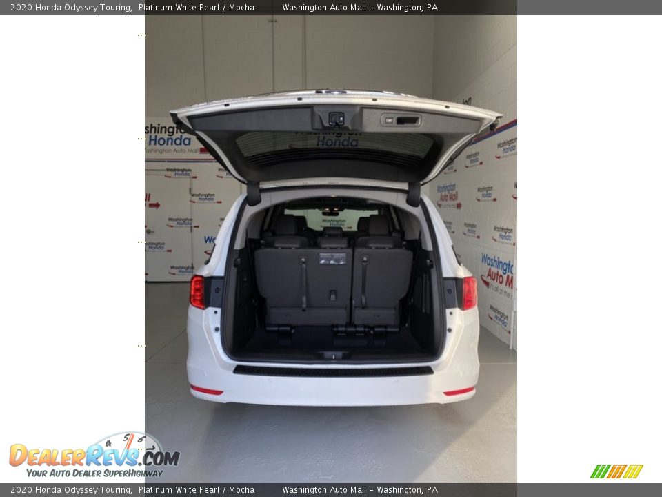 2020 Honda Odyssey Touring Platinum White Pearl / Mocha Photo #25