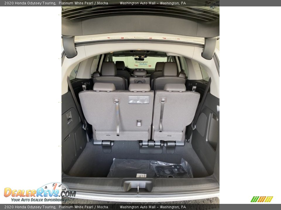 2020 Honda Odyssey Touring Platinum White Pearl / Mocha Photo #26