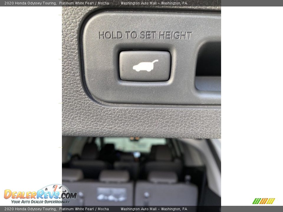 2020 Honda Odyssey Touring Platinum White Pearl / Mocha Photo #27