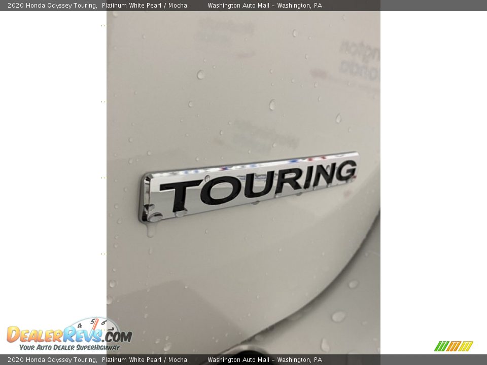 2020 Honda Odyssey Touring Platinum White Pearl / Mocha Photo #28
